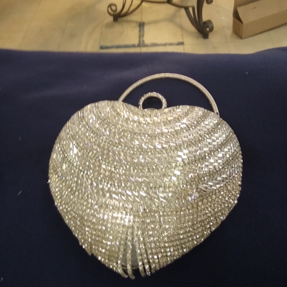 Purses - Picture 2 of 10